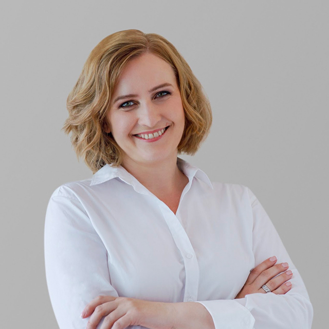 Анна Комлева